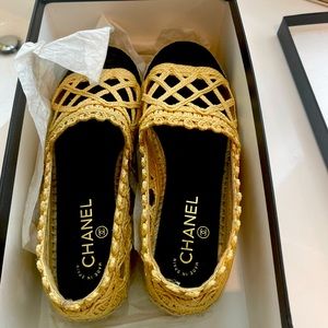 Barely used Chanel espadrilles. Size 8 perfect condition.